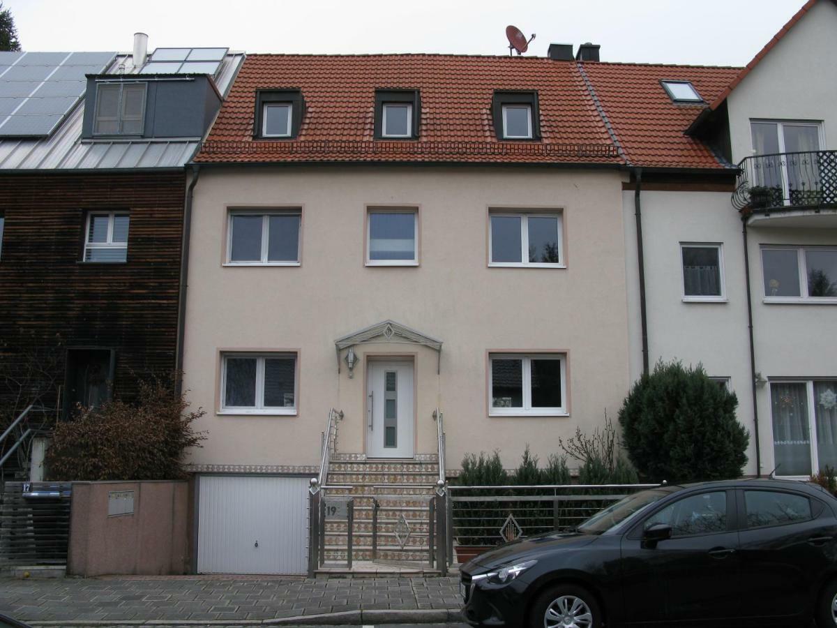 Messe-/Ferienwohnung Neurenberg Buitenkant foto